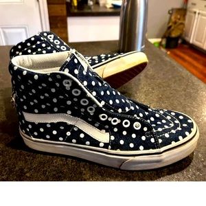 Navy polka dot women’s 8 men’s 6.5